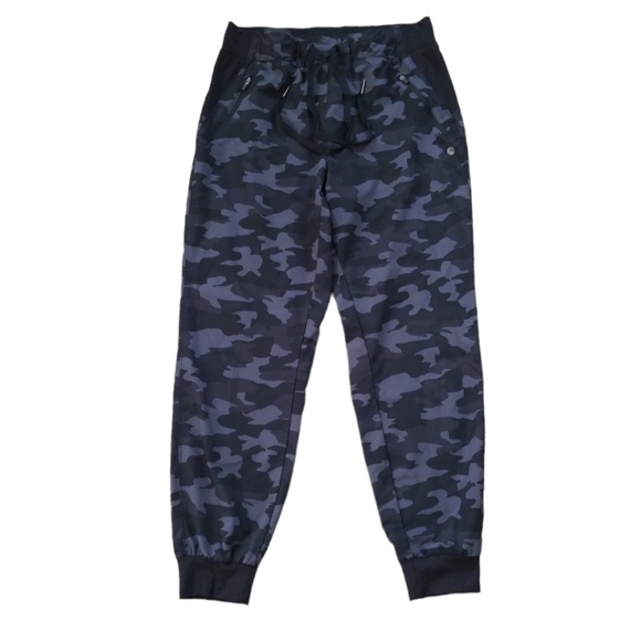 Apana Women's Lightweight Camo‎ Joggers Size: Medium - Picture 1 of 9